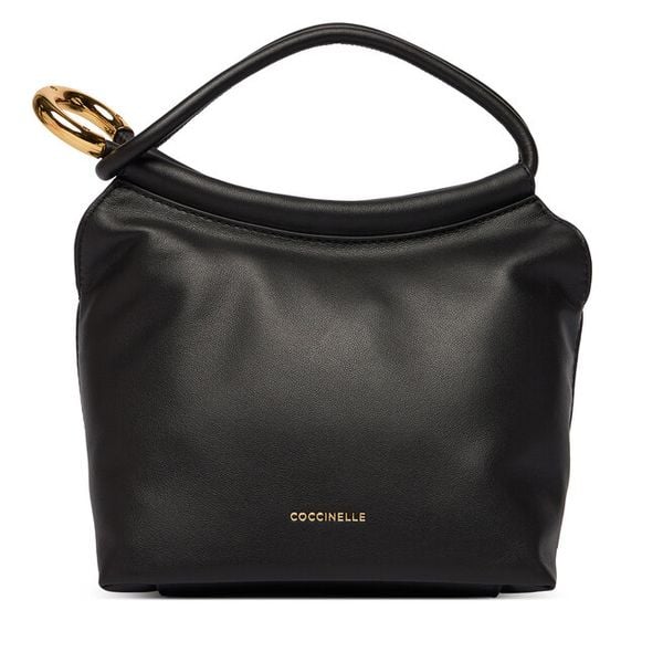 Torebka Coccinelle. Czarne torebki klasyczne Coccinelle, bez wzorów, bez dodatków. Za 889.99 zł.