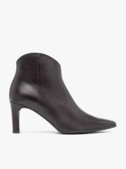 Bordowe skórzane botki na szpilce. Czerwone botki Ryłko, bez wzorów, ze skóry, bez obcasa, na obcasie, bez zapięcia. Za 499.99 zł.