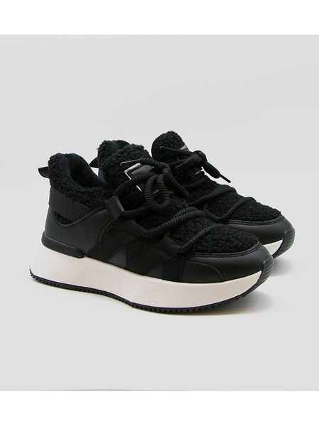 Belucci Sneakersy w kolorze czarnym rozmiar: 37. Czarne trampki Belucci, bez wzorów, bez zapięcia. Za 122.38 zł.