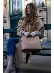 Victor & Hugo Paris Skórzana torebka "Biana" w kolorze szarobrązowym - 29 x 25 x 13 cm rozmiar: onesize. Brązowe torby na ramię Victor & Hugo Paris, bez wzorów, z materiału, przez ramię, bez dodatków. Za 369.99 zł.