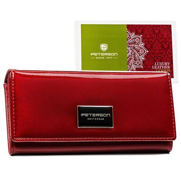 Modny portfel damski czerwony z lakierowanej skóry naturalnej PTN PH22-1-SAF Peterson. Czerwone portfele Peterson, bez wzorów, ze skóry. Za 90.00 zł.