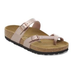 Japonki damskie Birkenstock Mayari BF. Brązowe klapki Birkenstock, bez wzorów, z materiału, bez obcasa. Za 289.99 zł.