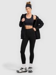 4F Legginsy dzianinowe damskie - czarne M. Czarne legginsy 4f, m, bez wzorów, z bawełny, z podwyższonym stanem. Za 79.99 zł.