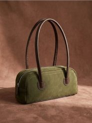 Torba na ramię z imitacji skóry i kontrastowym przeszyciem - green spruce. Zielone torby na ramię Sinsay, bez wzorów, ze skóry, na ramię, bez dodatków. Za 45.99 zł.