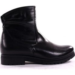 BOTKI DAMSKIE GRE 726 CZA. Botki GREGORS, bez wzorów, ze skóry, bez obcasa, na platformie, bez zapięcia. Za 239.00 zł.