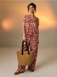 Pleciona torba na ramię typu tote z aplikacjami kwiatowymi - beżowy. Brązowe torby na ramię Sinsay, z aplikacjami, na ramię, bez dodatków. Za 49.99 zł.