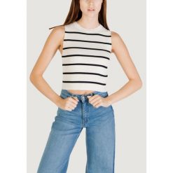 Stanik opaska Kobieta ONLY ONLMAJLI S/L KNT NOOS. Białe bielizna sportowa Only, l, bez wzorów, z nylonu. W wyprzedaży za 124.50 zł.