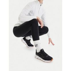 Sneakersy Reebok. Czarne obuwie sportowe Reebok, bez zapięcia, do biegania. Za 369.99 zł.