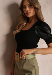 Czarna Prążkowana Bluzka z Satynowymi Rękawami Thinih. Czarne bluzki Renee, bez wzorów, z dzianiny, eleganckie, bez kołnierzyka, bez ramiączek. W wyprzedaży za 45.49 zł.