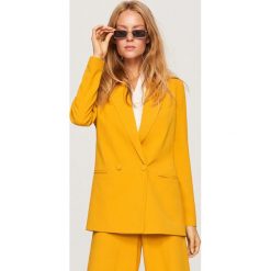 Dwurzędowa marynarka - Żółty. Żółte marynarki i żakiety Reserved, bez wzorów. Za 249.99 zł.