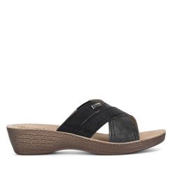 Klapki Inblu. Czarne klapki Inblu, bez wzorów, bez obcasa. Za 59.99 zł.