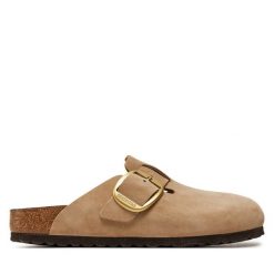 Klapki Birkenstock. Brązowe klapki Birkenstock, bez wzorów, bez obcasa. Za 689.99 zł.