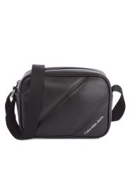 Calvin Klein Jeans Torebka Quilted Camerabag18 K60K611821 Czarny. Czarne listonoszki Calvin Klein Jeans, bez wzorów, z jeansu, bez dodatków. Za 179.99 zł.