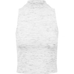Damski, klasyczny, miejski crop top w stylu pace. Białe topy Urban Classics, bez wzorów, bez kołnierzyka, bez ramiączek. Za 92.50 zł.