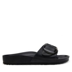 Klapki Birkenstock. Czarne klapki Birkenstock, bez wzorów, bez obcasa. Za 199.99 zł.