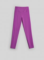 4F Legginsy do jogi szybkoschnące damskie - różowe XS. Czerwone legginsy 4f, l, bez wzorów, z materiału, z podwyższonym stanem. Za 149.99 zł.