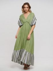 BLE Sukienka w kolorze zielonym rozmiar: onesize. Zielone sukienki BLE, bez wzorów, z bawełny, bez kołnierzyka, bez ramiączek, maxi. Za 124.95 zł.