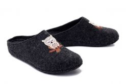 PANTO FINO KK267023 1830-M46-FG czarny, kapcie damskie. Czarne obuwie domowe Panto Fino, bez wzorów, bez zapięcia. Za 179.90 zł.