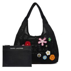 Torebka Marc Jacobs. Czarne torebki klasyczne Marc Jacobs, bez wzorów, bez dodatków. Za 1,879.00 zł.