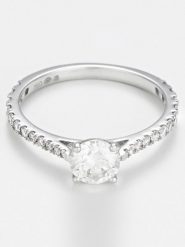 DIAMANTA Złoty pierścionek "Solitaire Royal" z diamentami rozmiar: 50. Szare pierścionki DIAMANTA, z diamentem, złote. Za 11,192.99 zł.