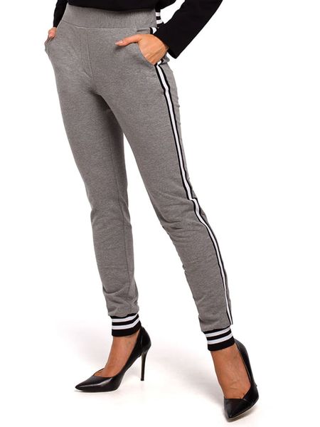 Made of emotion Spodnie dresowe w kolorze szarym rozmiar: S. Szare spodnie dresowe Made Of Emotion, s, bez wzorów, z dresówki. Za 148.61 zł.