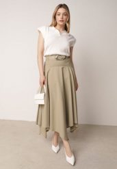 Zielona Rozkloszowana Spódnica z Ozdobnym Paskiem i Asymetrycznym Dołem Pillen. Zielone spódnice Born2be, do pracy, l, bez wzorów, ze skóry, biznesowe, maxi, asymetryczne. Za 149.99 zł.