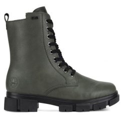 Botki Rieker. Zielone botki Rieker, bez wzorów, bez obcasa, na płaskiej podeszwie, bez zapięcia. Za 299.99 zł.