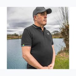 Koszulka polo Preston Innovations Polo. Czarne koszulki polo PRESTON INNOVATIONS, bez wzorów, bez kołnierzyka, bez ramiączek. Za 134.99 zł.