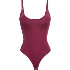 Body ze stringami bonprix czerwony rododendron. Body marki bonprix. Za 27.99 zł.