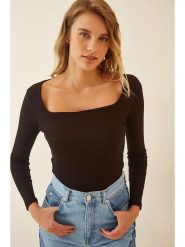 Hapiness Istanbul Koszulka w kolorze brązowym rozmiar: M. Brązowe bluzki Hapiness Istanbul, m, bez wzorów, bez kołnierzyka, bez ramiączek. Za 39.99 zł.