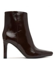 Guess Botki FLFREB LEA10 Brązowy ciemny. Brązowe botki Guess, z aplikacjami, bez obcasa, na słupku, bez zapięcia. Za 764.99 zł.