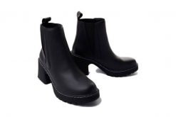 ARTIKER RELAKS 51C0298 czarny, botki damskie. Czarne botki Artiker Relaks, na zimę, bez wzorów, ze skóry, bez obcasa, bez zapięcia. Za 394.90 zł.