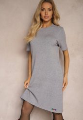 Szara T-shirtowa Sukienka z Wiskozowej Dzianiny z Ozdobnymi Guzikami Narossa. Szare sukienki Renee, na spotkanie biznesowe, l, bez wzorów, z dzianiny, eleganckie, bez kołnierzyka, bez ramiączek, midi. Za 59.99 zł.