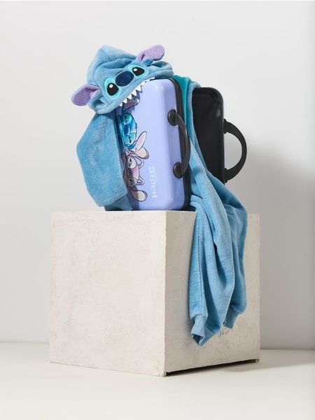 Kosmetyczka podróżna Stitch - błękitny. Niebieskie kufry i kosmetyczki Sinsay, bez wzorów, bez dodatków. Za 69.99 zł.