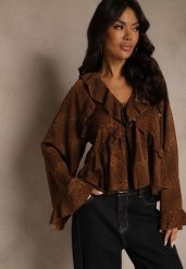 Brązowa Bluzka w Panterkę z Szerokimi Rękawami Zdobiona Falbankami Enntia. Brązowe bluzki Renee, l, z aplikacjami, z jeansu, eleganckie, bez kołnierzyka, bez ramiączek. Za 129.99 zł.