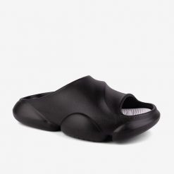 Klapki damskie Coqui. Czarne klapki Coqui, bez wzorów, bez obcasa. Za 125.99 zł.