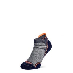 Skarpety do turystyki górskiej Bridgedale UL T2 MERINO PERFOR, LD. Czerwone skarpety Bridgedale, bez wzorów. Za 77.99 zł.