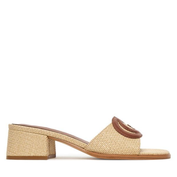 Klapki Guess. Brązowe klapki Guess, z aplikacjami, bez obcasa. Za 449.99 zł.
