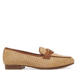 Lordsy Tamaris. Brązowe lordsy Tamaris, bez wzorów, bez obcasa, bez zapięcia. Za 199.99 zł.