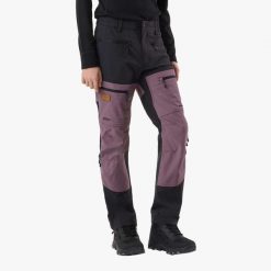 Spodnie outdoor hiking junior Swedemount Lofoten Stretch Pants szybkoschnące. Czarne spodnie sportowe SWEDEMOUNT, na lato, m, bez wzorów, outdoorowe. Za 222.00 zł.
