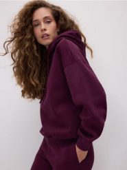 Gładka bluza z bawełną - ciemnofioletowy. Fioletowe bluzy sportowe Reserved, l, bez wzorów, z bawełny, bez kaptura. Za 129.99 zł.