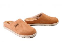 INBLU CS-45 021 camel, kapcie damskie. Brązowe obuwie domowe Inblu, bez wzorów, bez zapięcia. Za 88.10 zł.