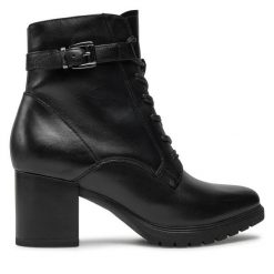 Botki Tamaris. Czarne botki Tamaris, bez wzorów, bez obcasa, na słupku, bez zapięcia. Za 529.99 zł.