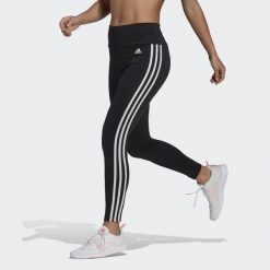 Damskie legginsy z wysoką talią adidas Designed To Move 3-Bandes 7/8 Sport. Białe legginsy Adidas, xs, bez wzorów, na jogę i pilates. Za 182.10 zł.