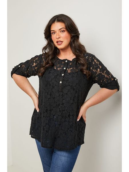 Curvy Lady Bluzka w kolorze czarnym rozmiar: 44/46. Czarne bluzki Curvy Lady, bez wzorów, z koronki, klasyczne, bez kołnierzyka, bez ramiączek. Za 96.14 zł.