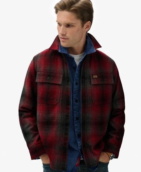 Superdry Koszula-overshirt z mieszanki wełny o kroju oversize. Czerwone koszule Superdry, m, z aplikacjami, z bawełny, eleganckie, bez kołnierzyka, bez ramiączek. Za 384.25 zł.
