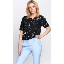 Czarna Bluzka Roxanne. Czarne bluzki Born2be, l, bez wzorów, z materiału, bez kołnierzyka, bez ramiączek. Za 34.99 zł.