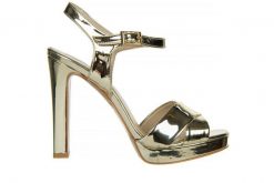 Sandały Bayla-187 281-7351 Gold 187084, Złoty, Skóra ekologiczna - 41. Żółte sandały Bayla, bez wzorów, z lakierowanej skóry, bez obcasa, na obcasie, bez zapięcia. W wyprzedaży za 134.10 zł.