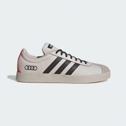 Buty Vl Court Audi Revolut F1 Team. Białe obuwie sportowe Adidas, z syntetyku, bez zapięcia. Za 299.00 zł.