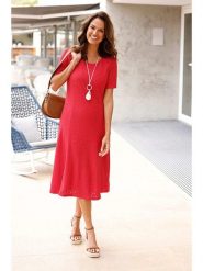 WITT WEIDEN Sukienka w kolorze czerwonym rozmiar: 22. Czerwone sukienki WITT WEIDEN, na co dzień, bez wzorów, bez kołnierzyka, bez ramiączek, midi, proste. Za 96.95 zł.